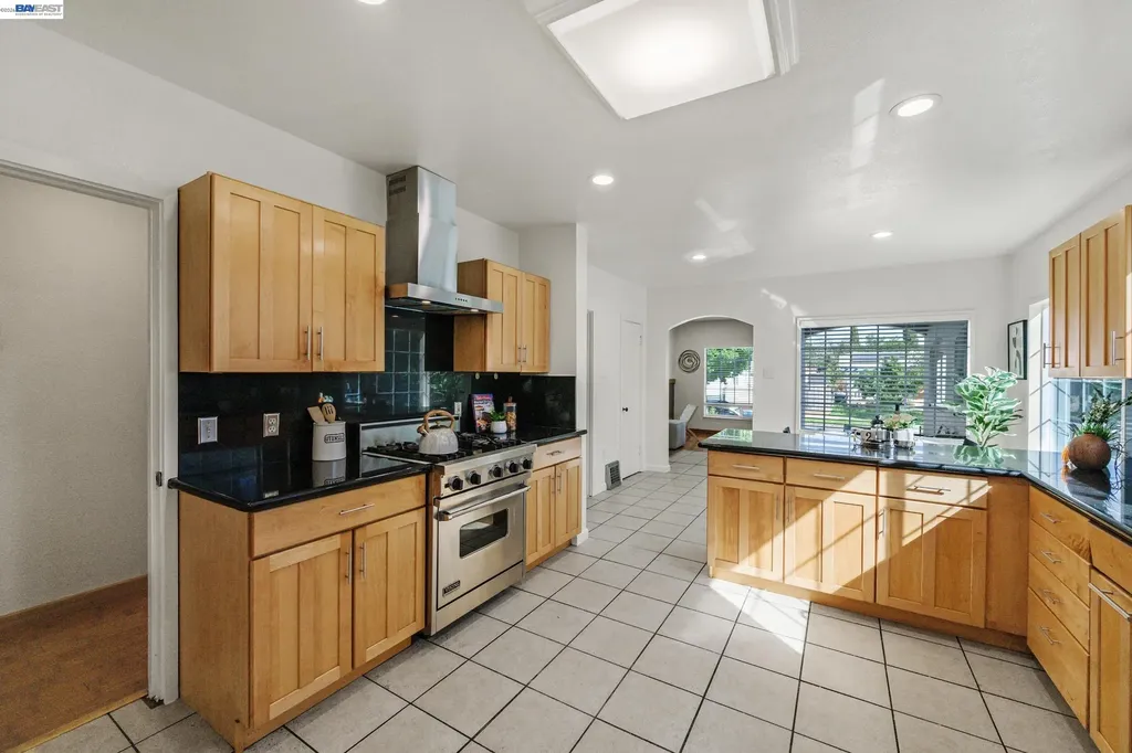784 Sunset Boulevard Hayward CA 94541