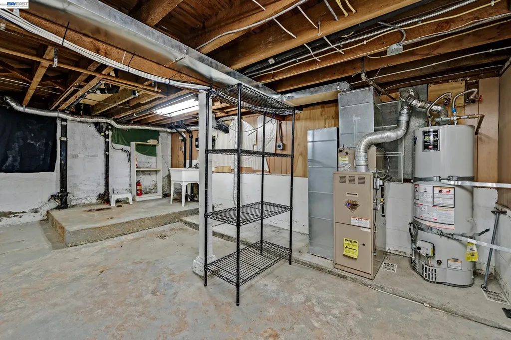 784 Sunset Boulevard Hayward CA 94541