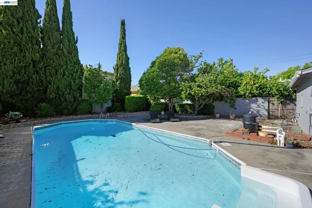 784 Sunset Boulevard Hayward CA 94541