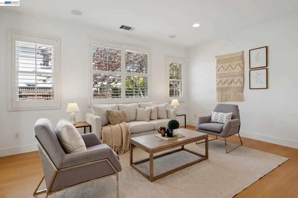 2361 Coral Sea Street Alameda CA 94501
