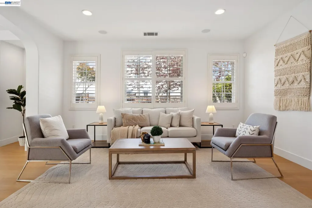 2361 Coral Sea Street Alameda CA 94501