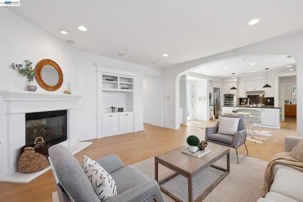 2361 Coral Sea Street Alameda CA 94501