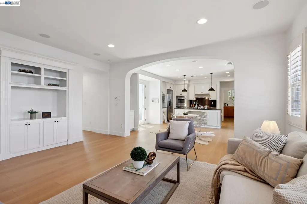 2361 Coral Sea Street Alameda CA 94501