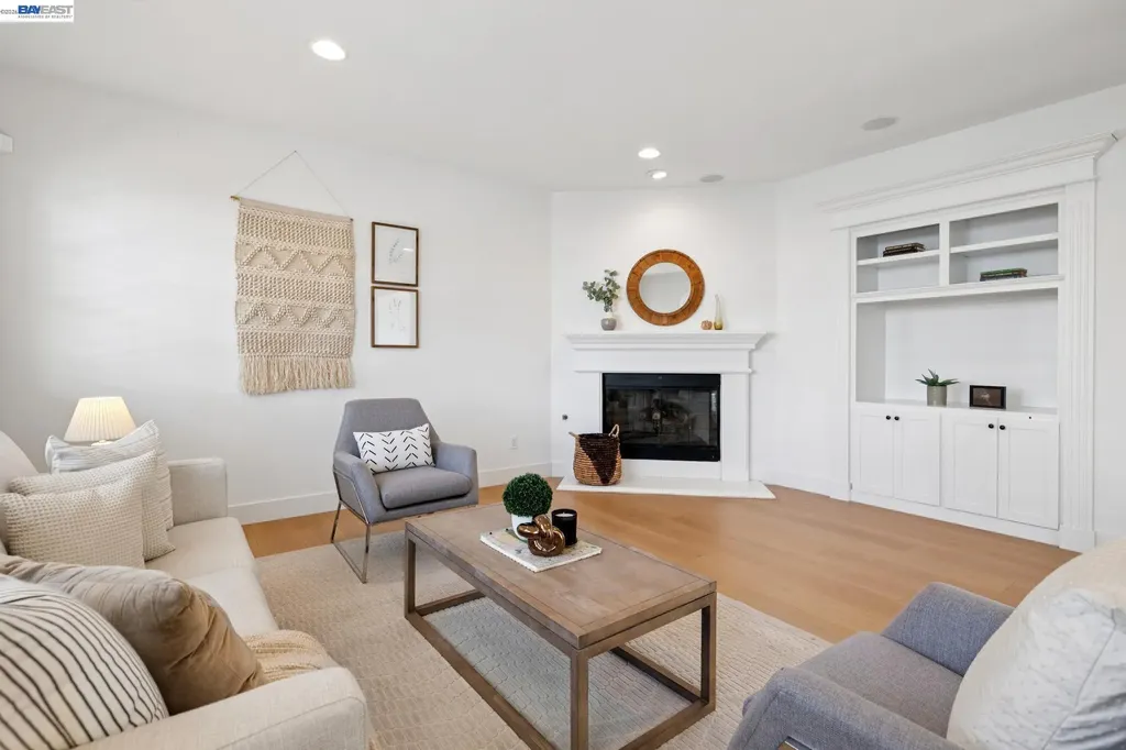 2361 Coral Sea Street Alameda CA 94501