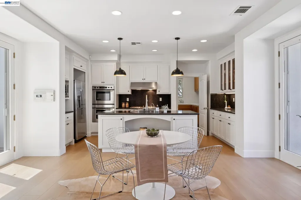 2361 Coral Sea Street Alameda CA 94501