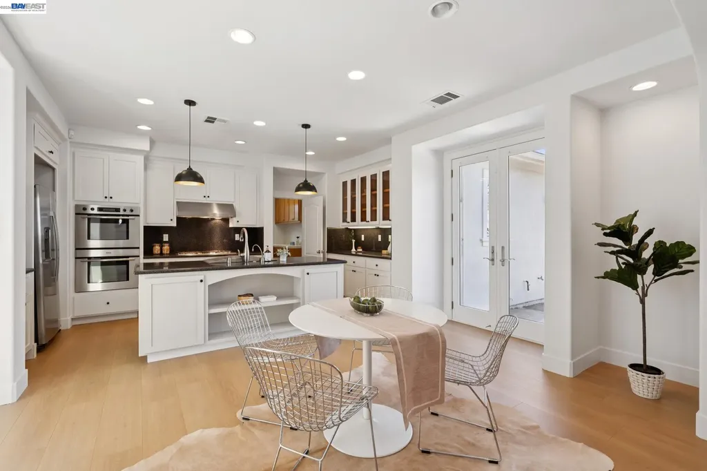 2361 Coral Sea Street Alameda CA 94501