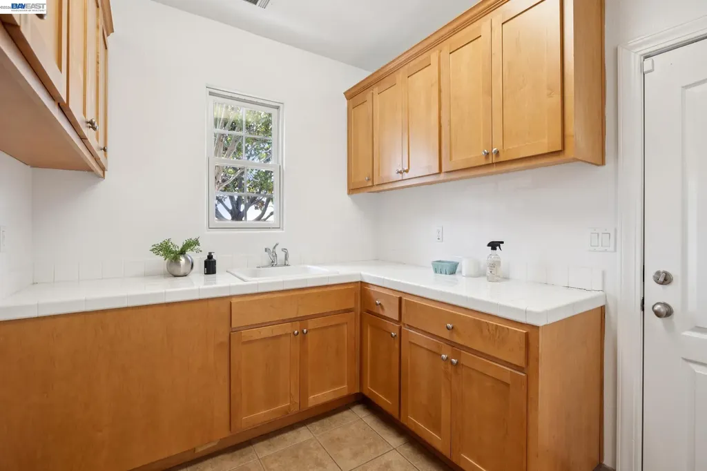 2361 Coral Sea Street Alameda CA 94501