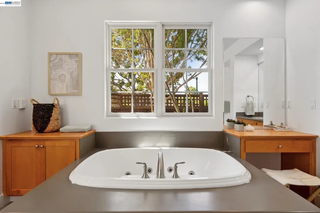 2361 Coral Sea Street Alameda CA 94501