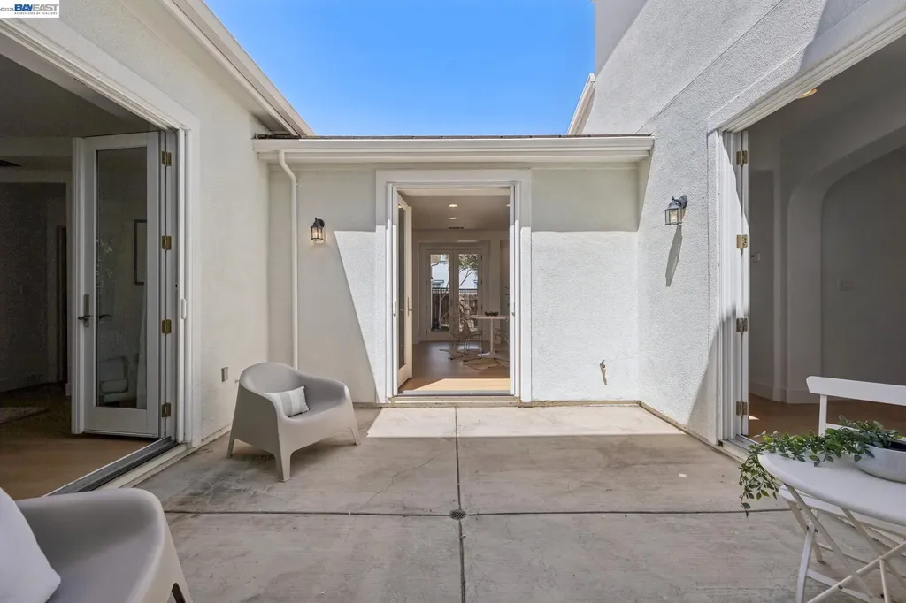 2361 Coral Sea Street Alameda CA 94501