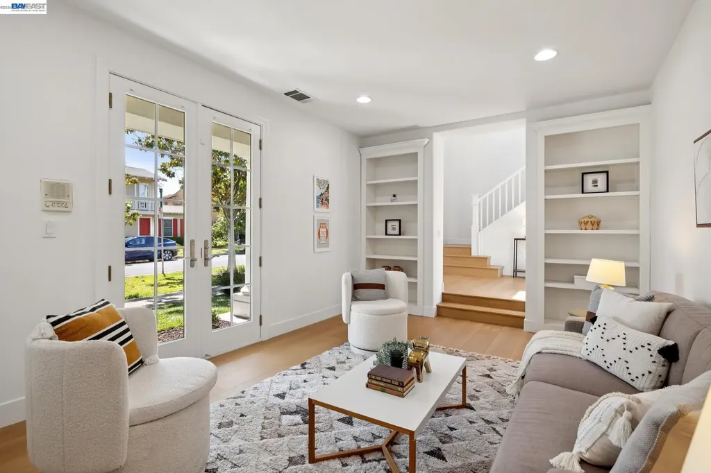 2361 Coral Sea Street Alameda CA 94501
