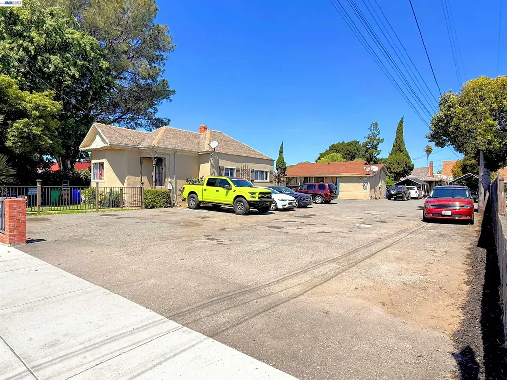 591 Sunset Boulevard Hayward CA 94541