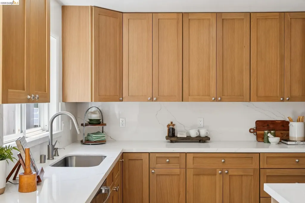 5263 Proctor Avenue Oakland CA 94618