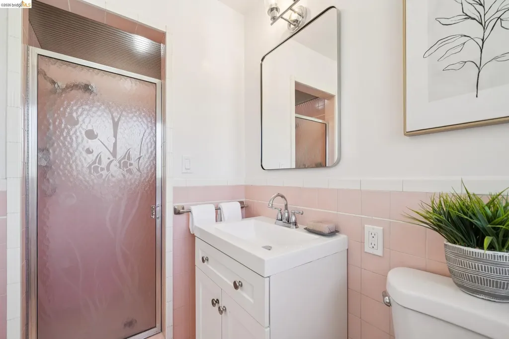5263 Proctor Avenue Oakland CA 94618