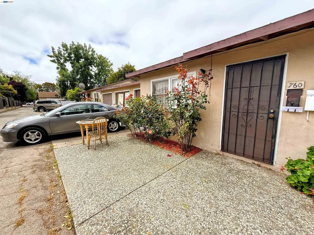752 Blossom Way Hayward CA 94541