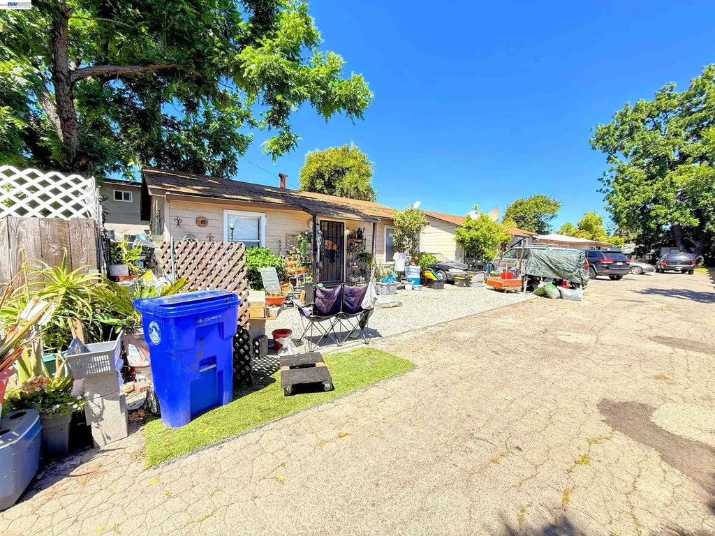752 Blossom Way Hayward CA 94541