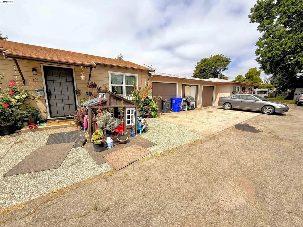 752 Blossom Way Hayward CA 94541