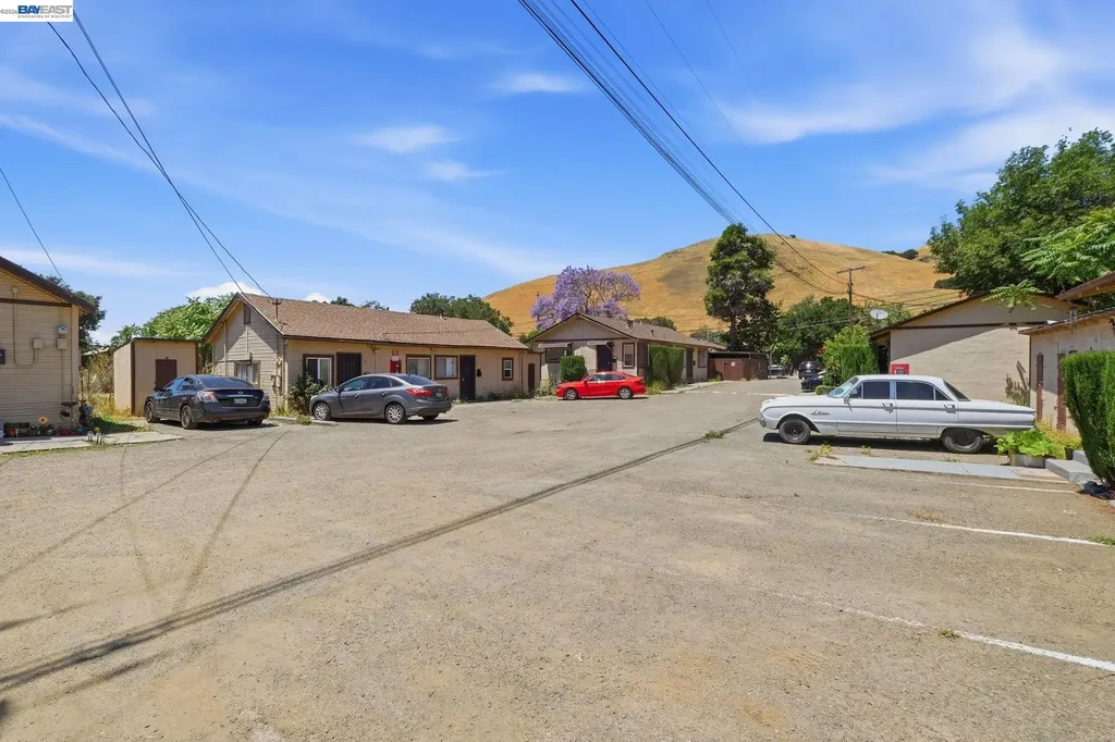 585 Old Canyon Road Fremont CA 94536