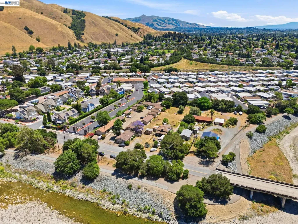 585 Old Canyon Road Fremont CA 94536