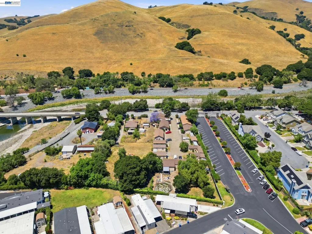 585 Old Canyon Road Fremont CA 94536
