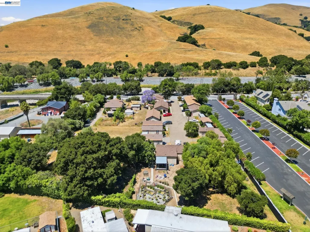 585 Old Canyon Road Fremont CA 94536
