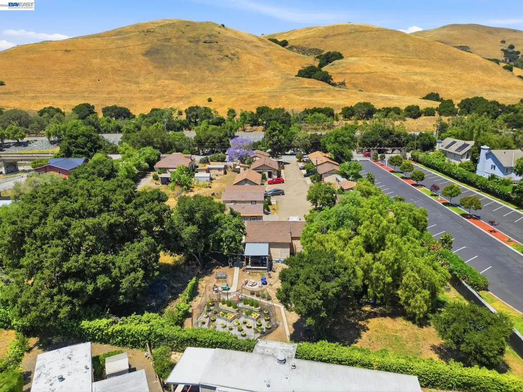 585 Old Canyon Road Fremont CA 94536