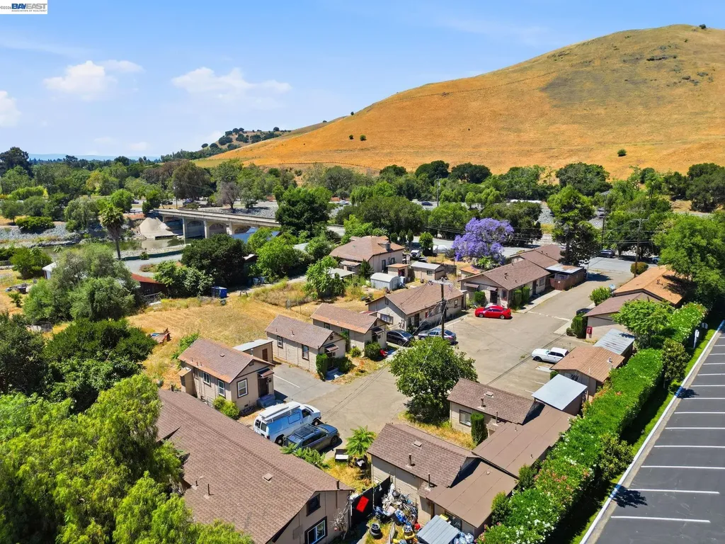 585 Old Canyon Road Fremont CA 94536