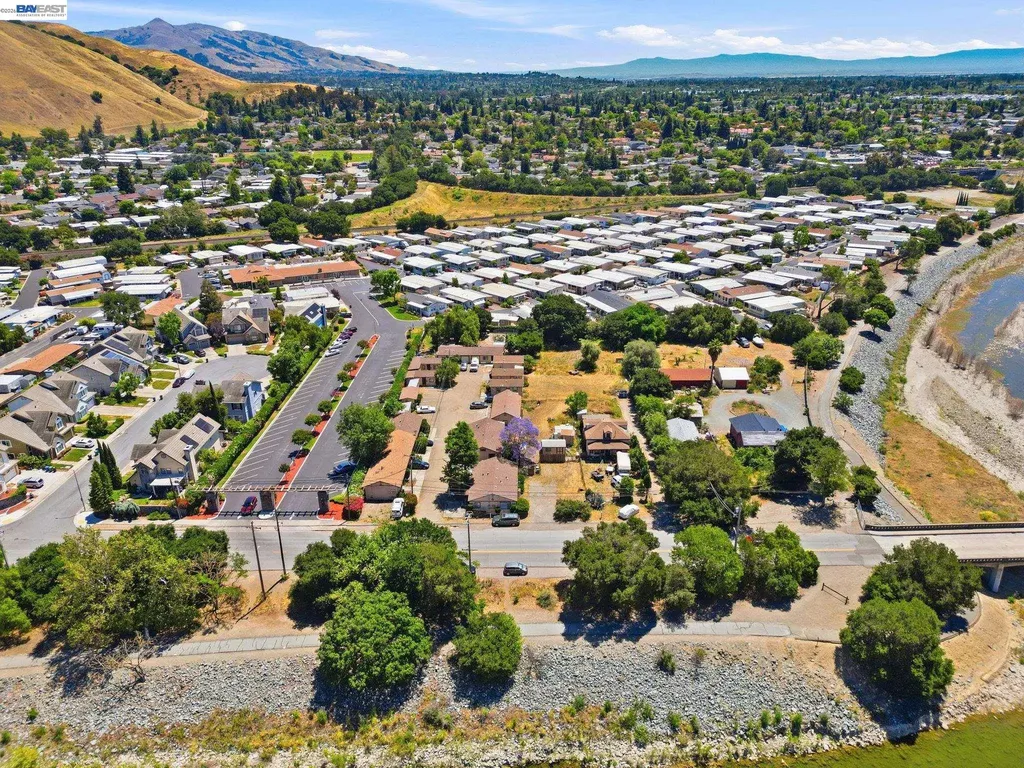 585 Old Canyon Road Fremont CA 94536