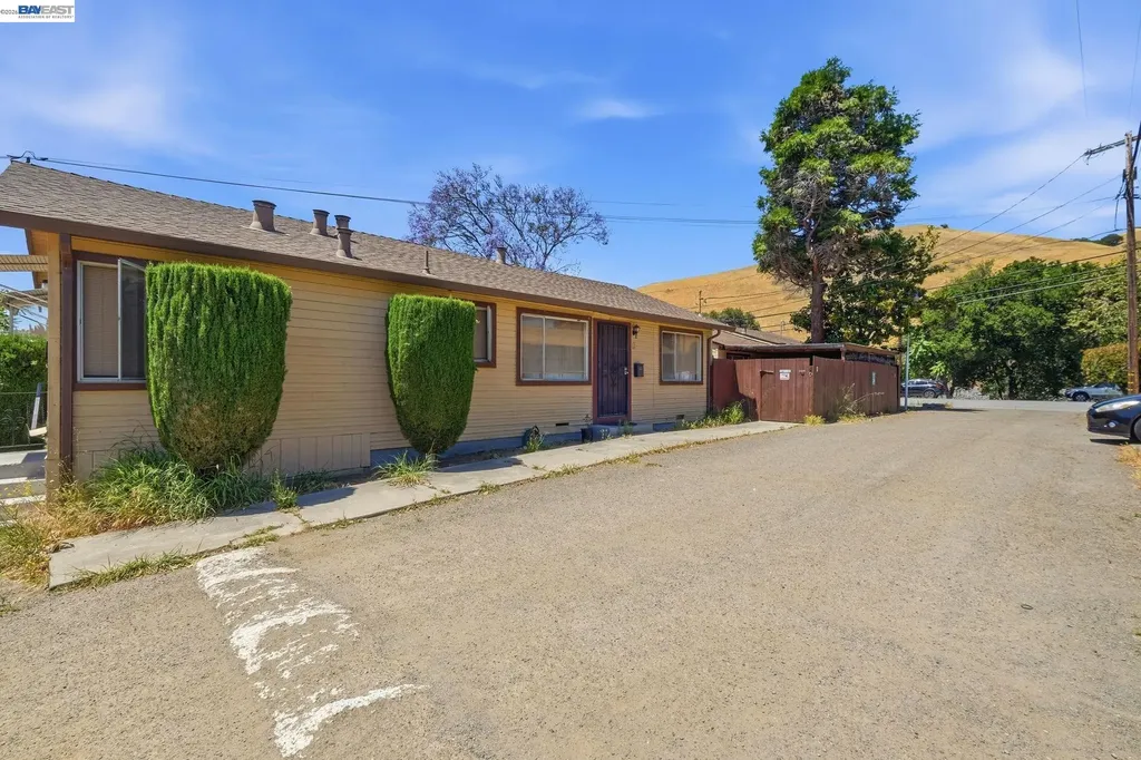 585 Old Canyon Road Fremont CA 94536