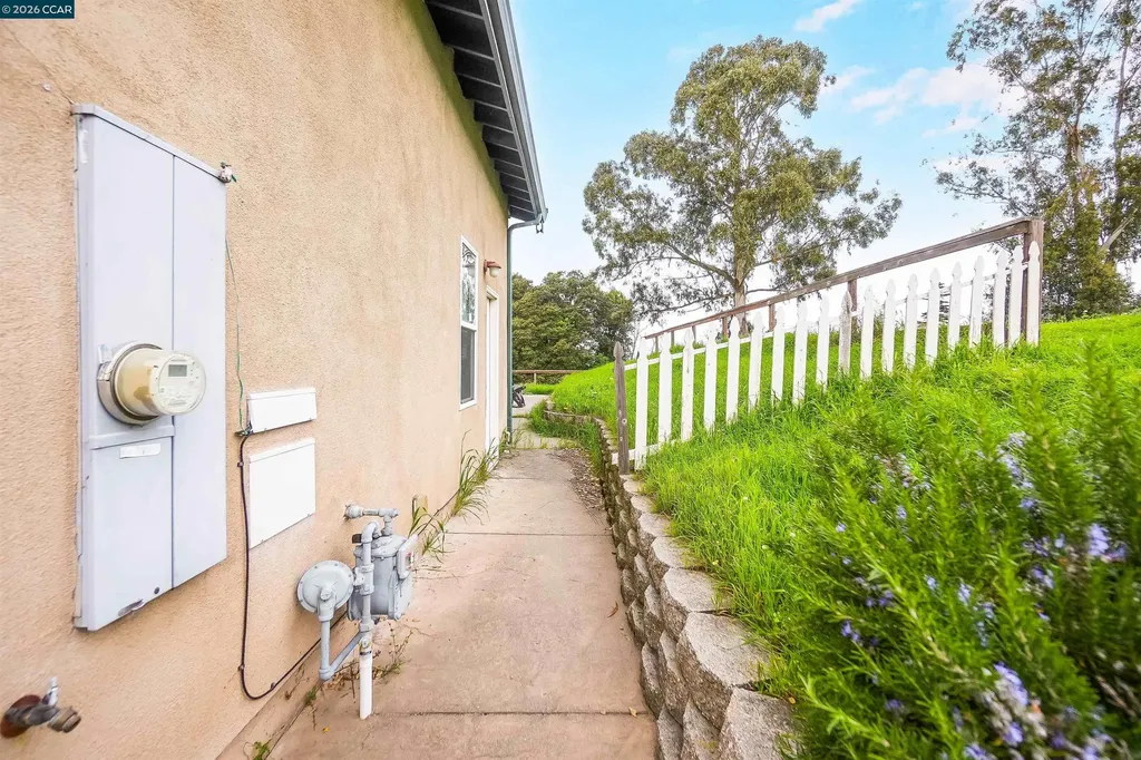 213 Rancho Place El Sobrante CA 94803