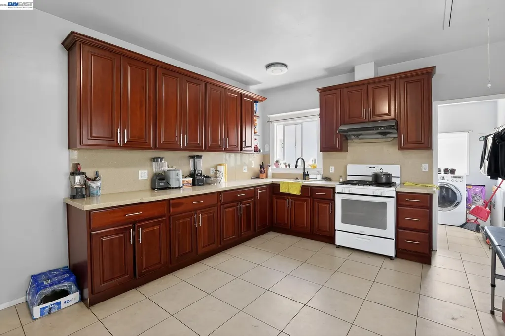 1810 Adeline Street Oakland CA 94607