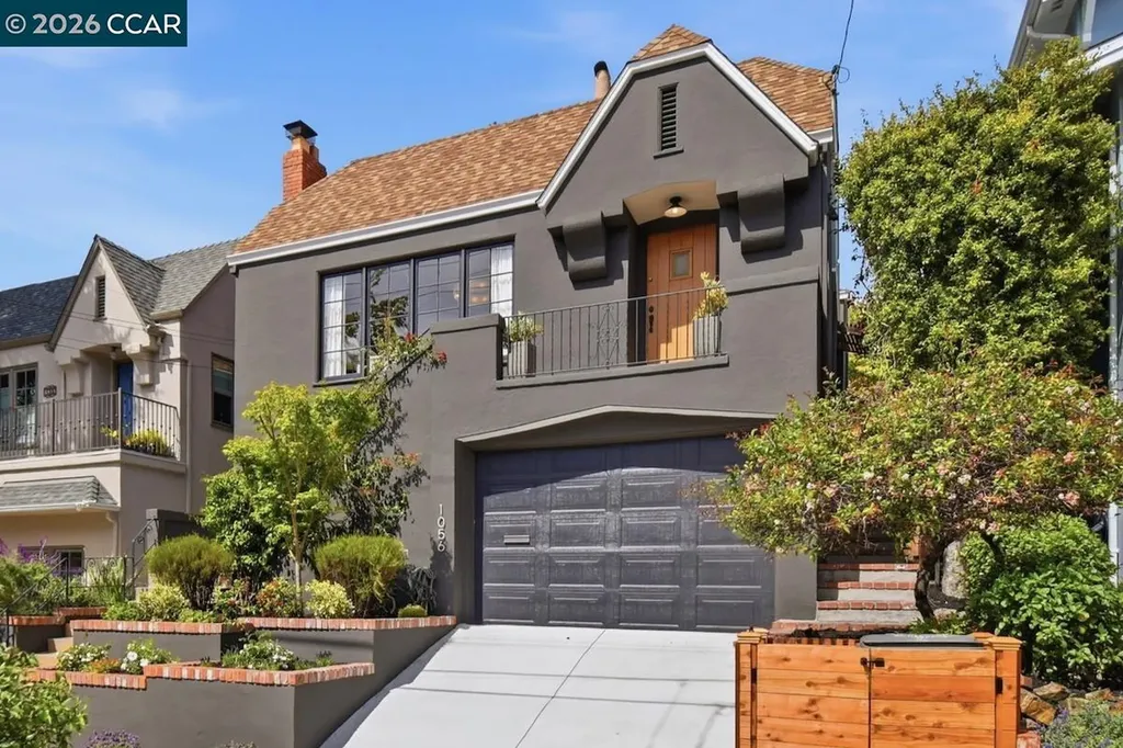 1056 El Centro Avenue Oakland CA 94602