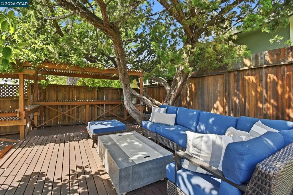 1056 El Centro Avenue Oakland CA 94602