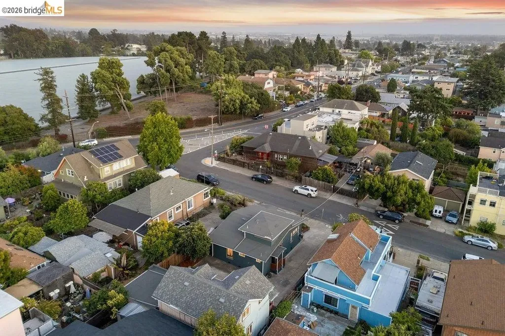 2220-2222 31st Street Oakland CA 94602