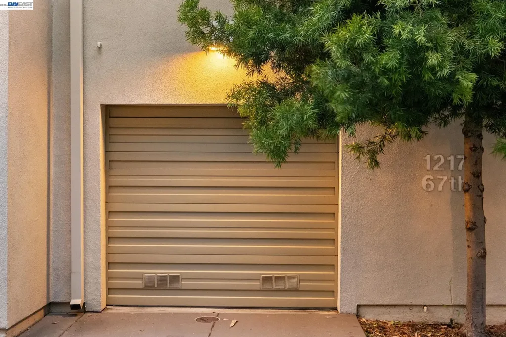 1217 67th Street Oakland CA 94608