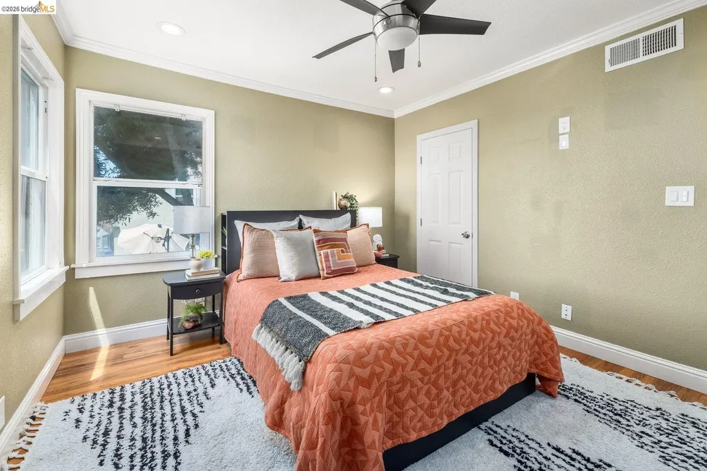 7523 Outlook Avenue Oakland CA 94605