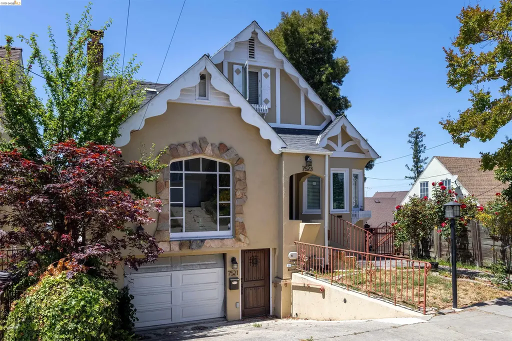 7523 Outlook Avenue Oakland CA 94605