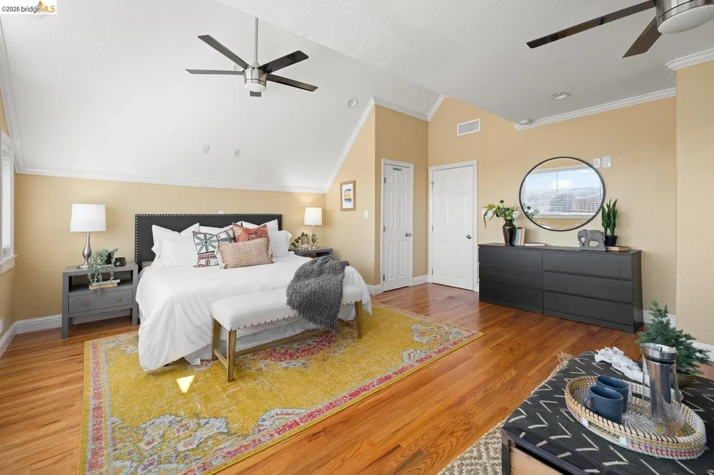 7523 Outlook Avenue Oakland CA 94605