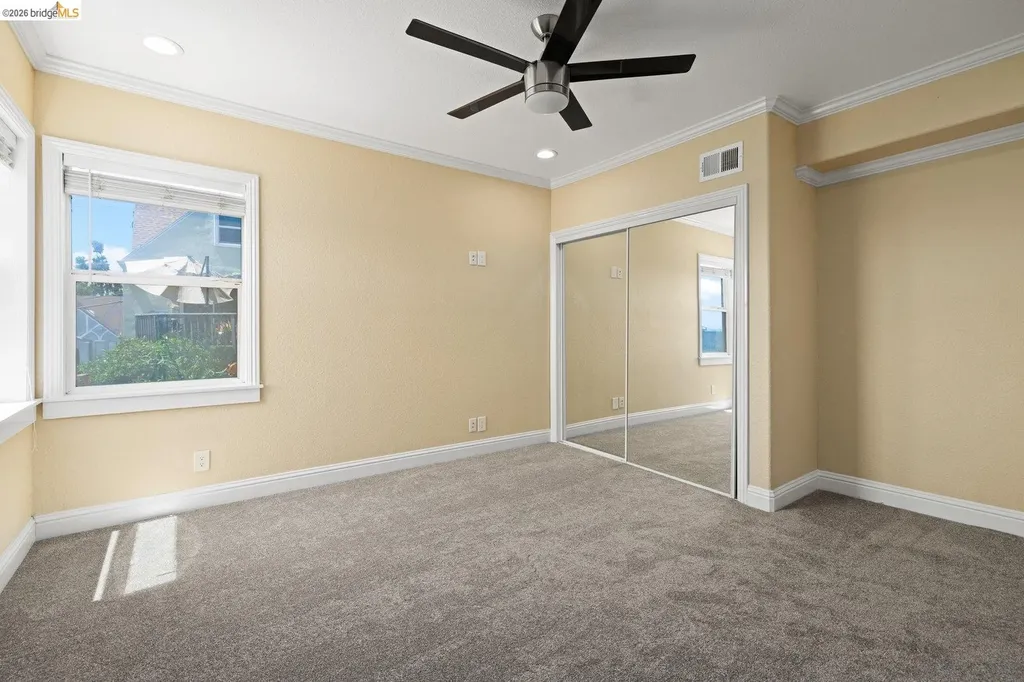 7523 Outlook Avenue Oakland CA 94605