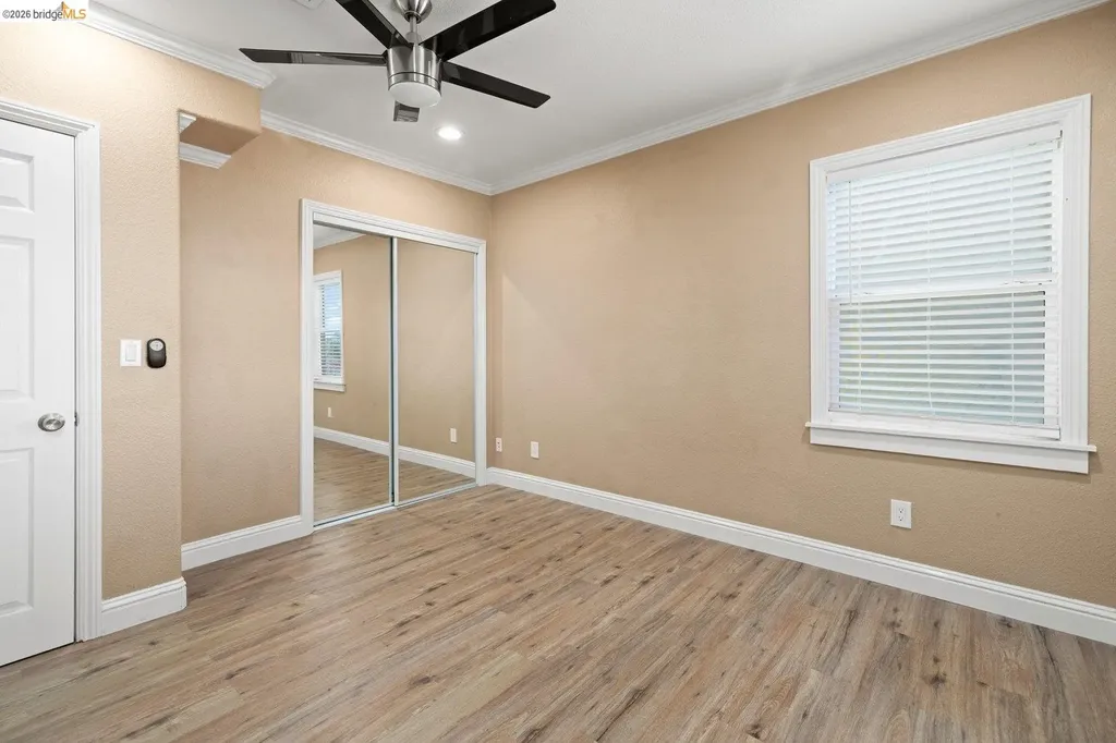 7523 Outlook Avenue Oakland CA 94605