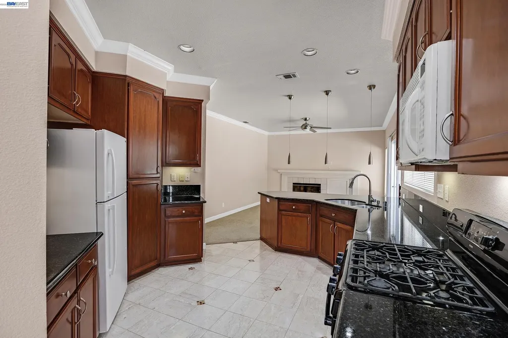 406 Grenadine Way Hercules CA 94547