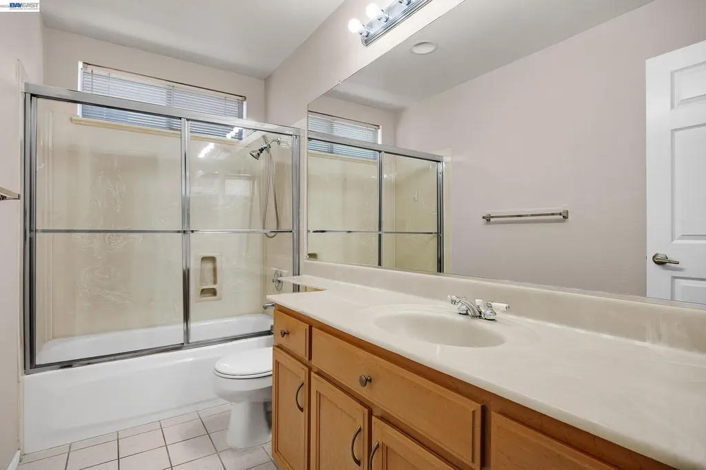 406 Grenadine Way Hercules CA 94547