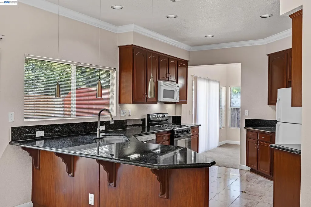 406 Grenadine Way Hercules CA 94547