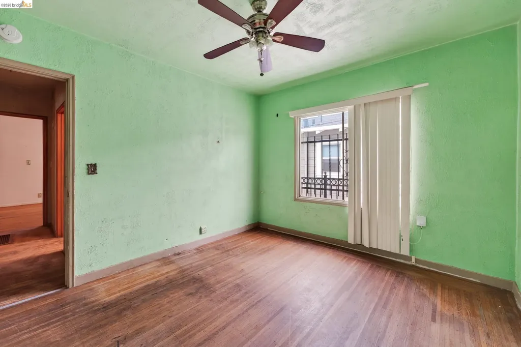 8115 Iris Street Oakland CA 94605