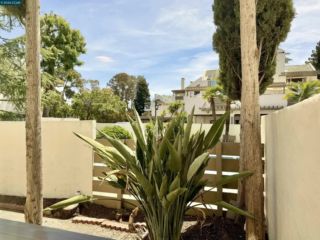 61 Mozden Pleasant Hill CA 94523
