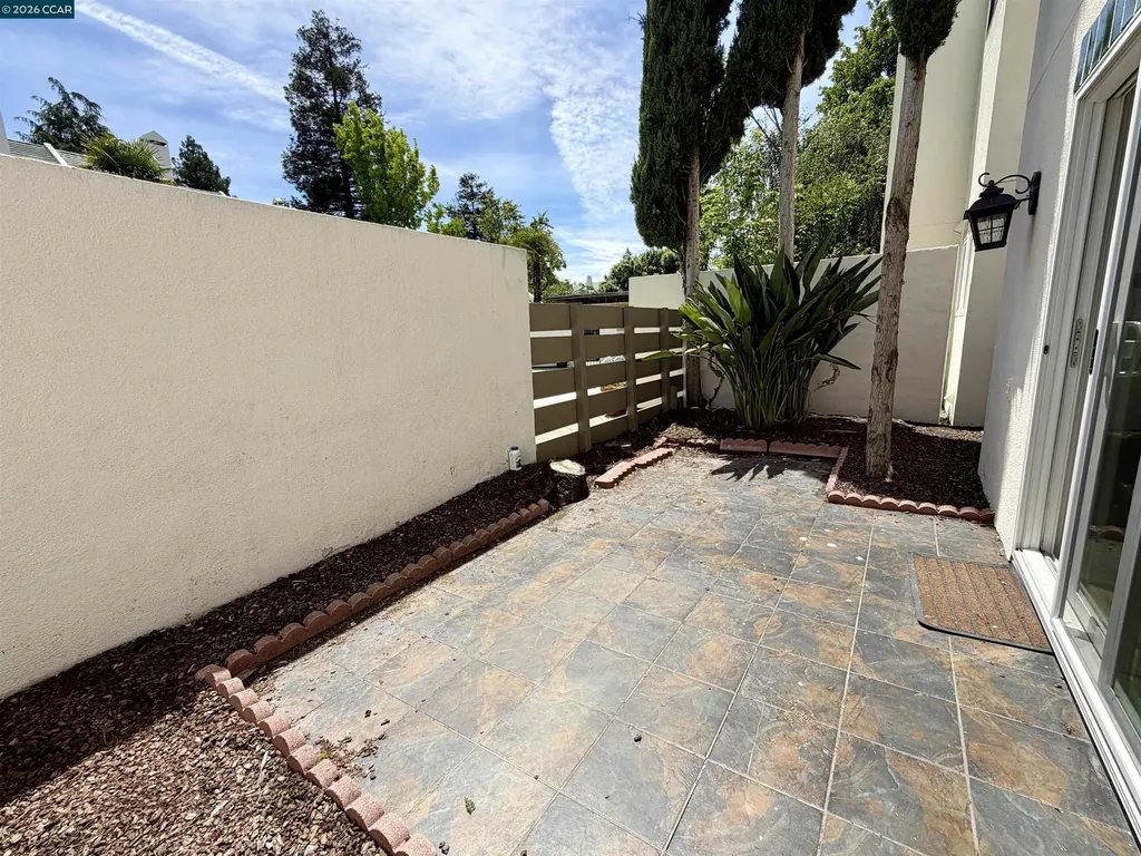 61 Mozden Pleasant Hill CA 94523