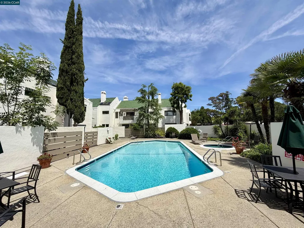 61 Mozden Pleasant Hill CA 94523