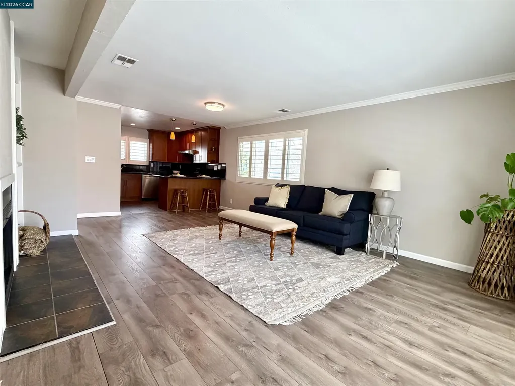 61 Mozden Pleasant Hill CA 94523