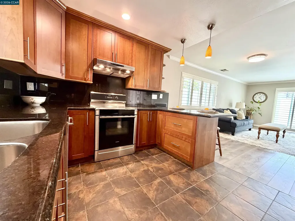 61 Mozden Pleasant Hill CA 94523