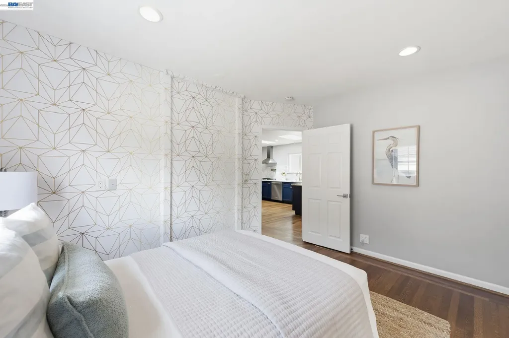 5137 Fairfax Avenue Oakland CA 94601