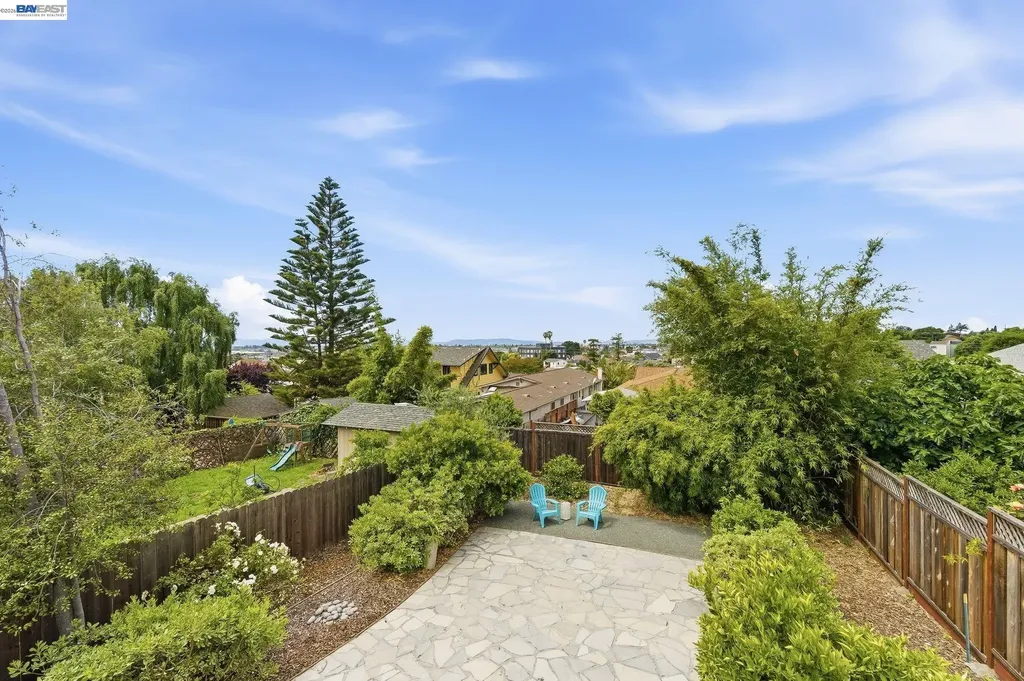 5137 Fairfax Avenue Oakland CA 94601